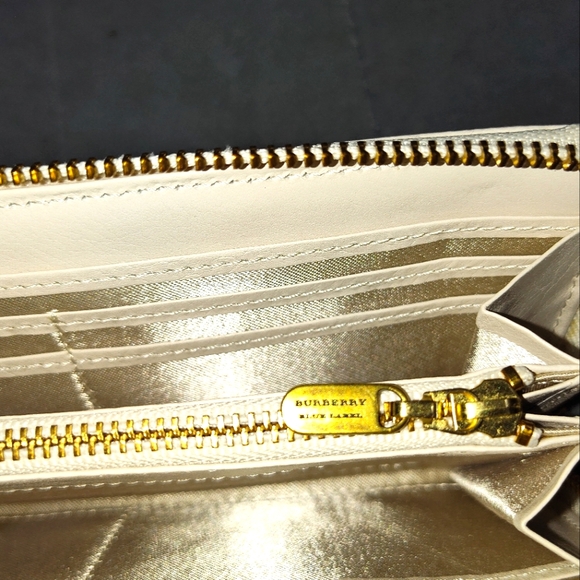 BURBERRY BLUE LABEL NOVA CHECK &  LEATHER BEIGE & WHITE ZIP AROUND LONG WALLET - Picture 17 of 17